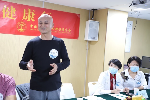 陈老师-小.jpg
